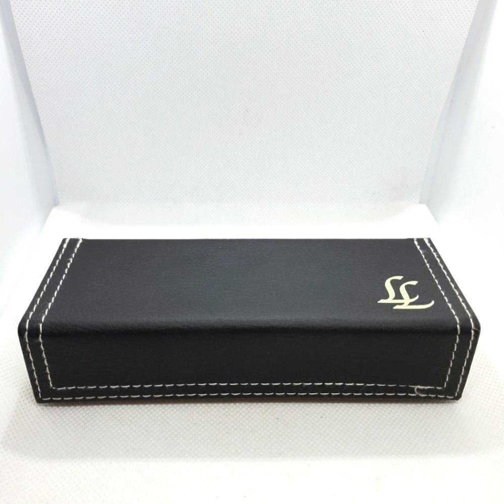 Lisa Loeb Black & White Glasses Case